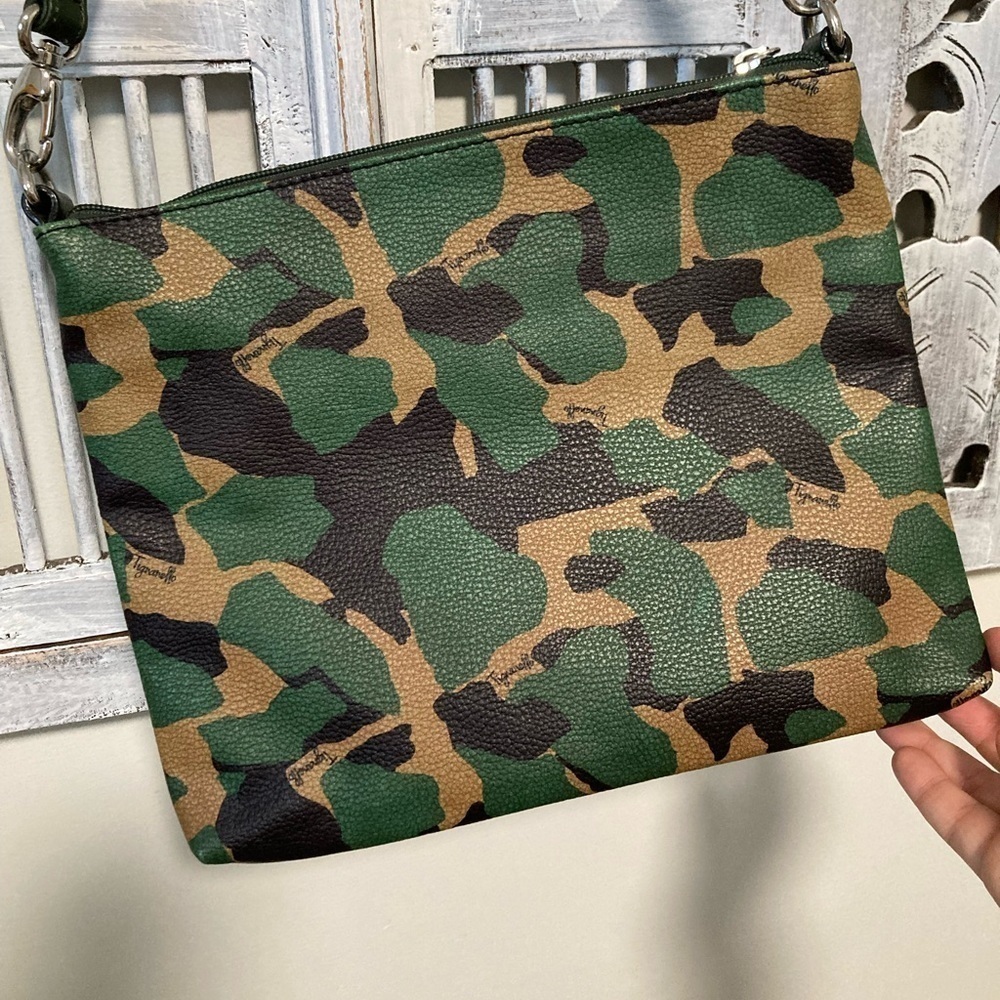 NEW Tignanello Green Leather Camo Zipper Top Crossbody Purse - Picture 3 of 7